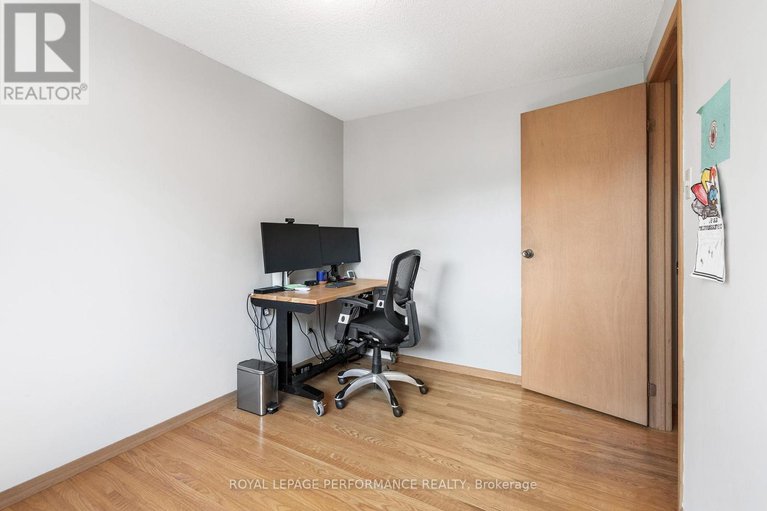 28731610/33-woodview-crescent/blackburn-hamlet/ottawa/ontario/K1B3B1_28