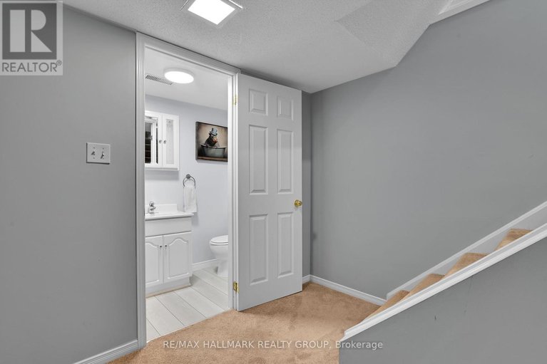 28944785/53-21-midland-crescent/arlington-woods/ottawa/ontario/K2H8P6_22
