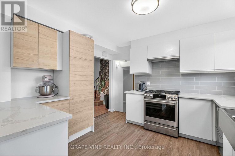28771290/2405-dwight-crescent/hawthorne-meadows/ottawa/ontario/K1G1C7_17