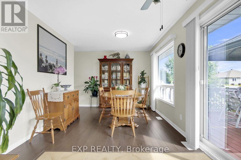 28766879/6454-waterbury-lane/north-gower/ottawa/ontario/K0A2T0_14