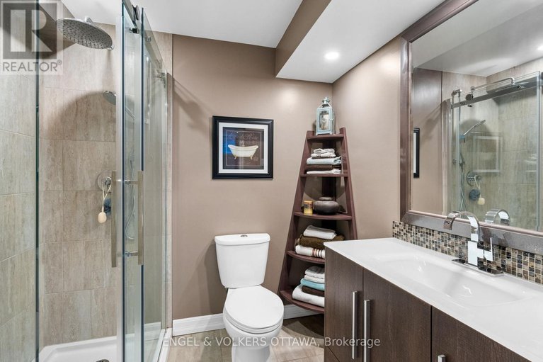 28926849/511-erinwoods-circle/stonebridge/ottawa/ontario/K2J5M5_34