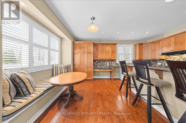 29609929/638-rosehill-avenue/stittsville-north/ottawa/ontario/K2S0K2_16