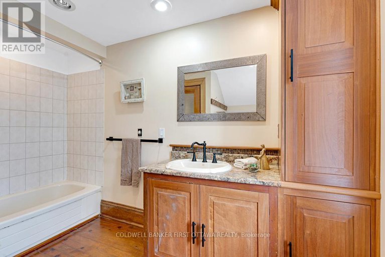 28148483/28-south-street/drummondnorth-elmsley-north-elmsley-twp/drummondnorth-elmsley/ontario/K7H2G1_31