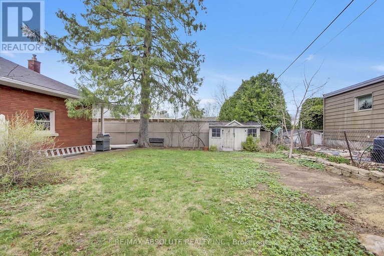 29679102/731-dovercourt-avenue/mckellarhighland/ottawa/ontario/K2A0W9_41
