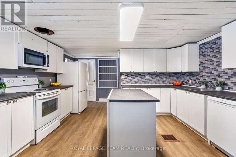 29093841/3542-beckstead-road/south-dundas-williamsburgh-twp/south-dundas/ontario/K0C1H0_13