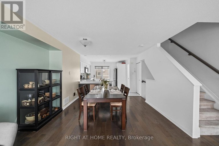 29526462/161-camden-private/cedargrovefraserdale/ottawa/ontario/K2J6J1_12