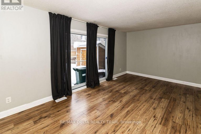 29179662/3024-fairlea-crescent/heron-gateindustrial-park/ottawa/ontario/K1V8T7_30