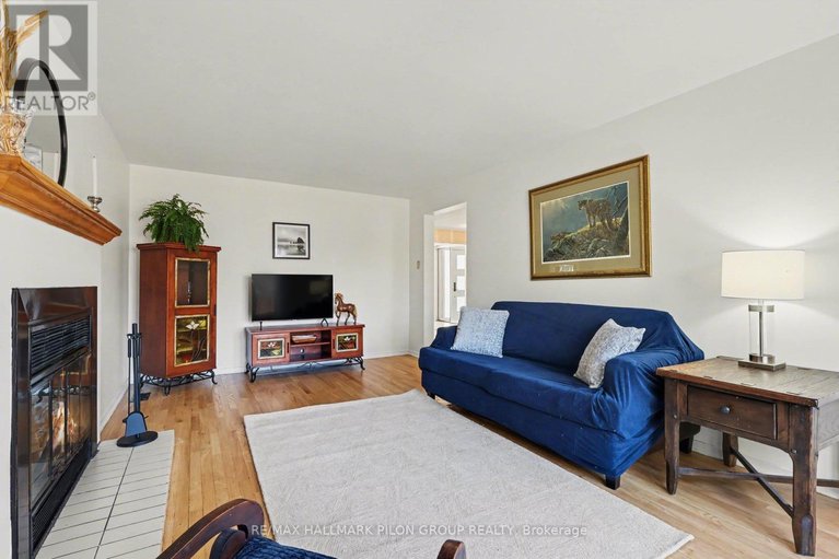 29646954/1709-sansonnet-street/chapel-hill/ottawa/ontario/K1C5Z5_13