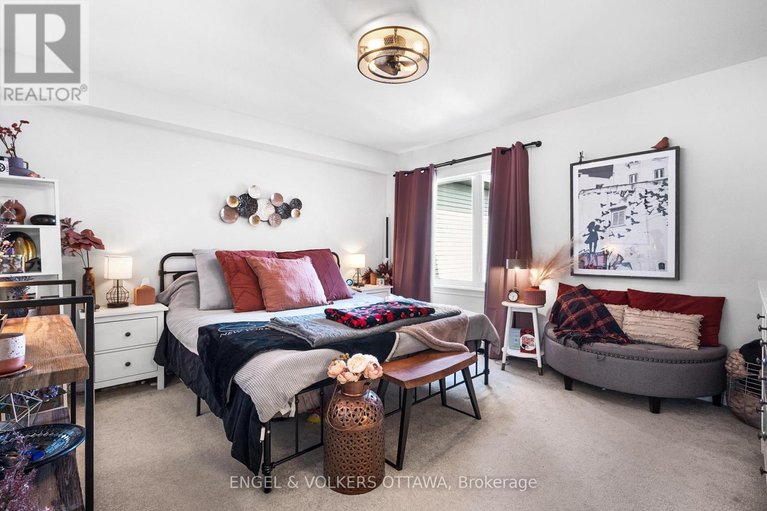 29589198/740-miikana-road/blossom-parkkemp-parkfindlay-creek/ottawa/ontario/K1X0H6_26