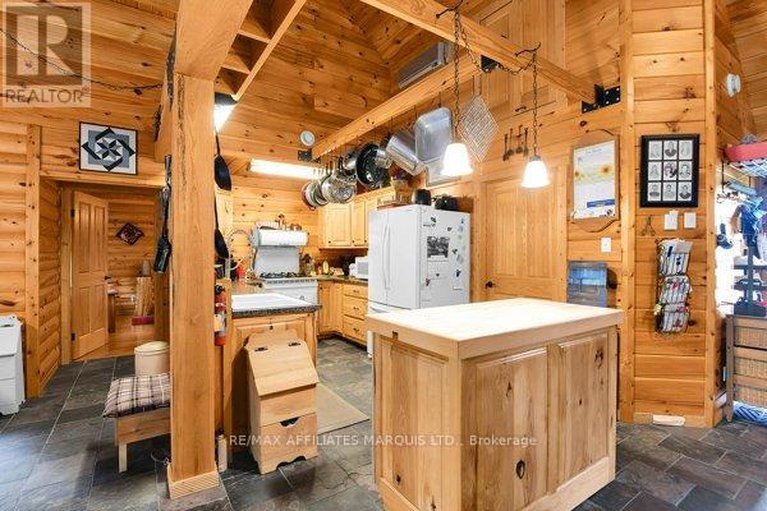 29487393/20158-celtic-lane-w/south-glengarry-charlottenburgh-twp/south-glengarry/ontario/K0C1N0_8