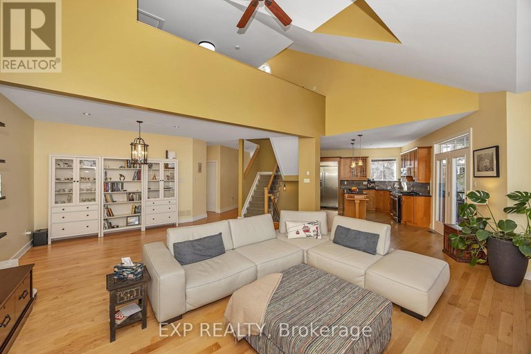 29397622/46-marsh-sparrow-private/morgans-grantsouth-march/ottawa/ontario/K2K3P2_13