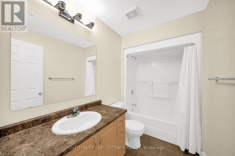28945910/747-oakglade-avenue/emerald-meadowstrailwest/ottawa/ontario/K2M0B5_26