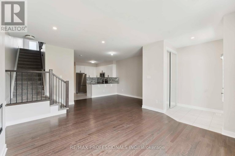 28406197/826-bascule-place/btwn-franktown-rd-fallowfield-rd/ottawa/ontario/K0A2Z0_4