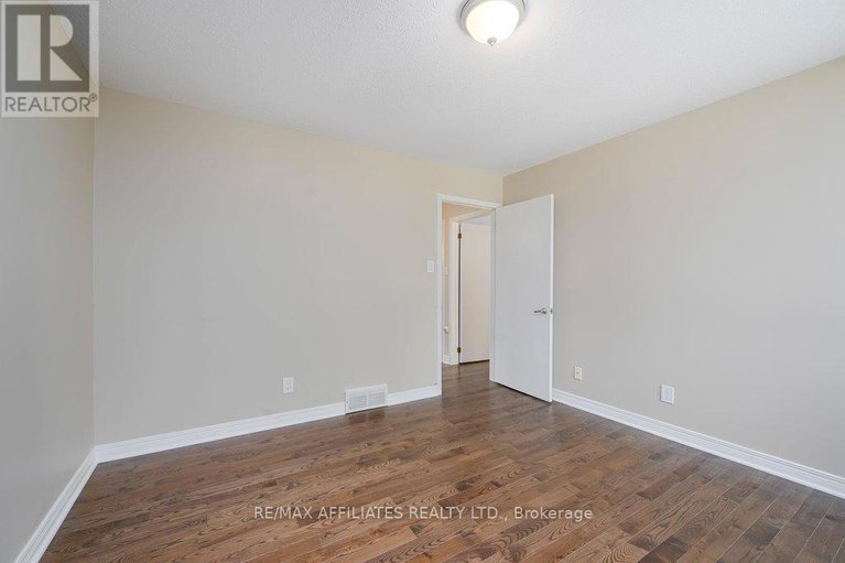 28488846/34-105-weeping-willow-lane/beaverbrook/ottawa/ontario/K2K1E6_25
