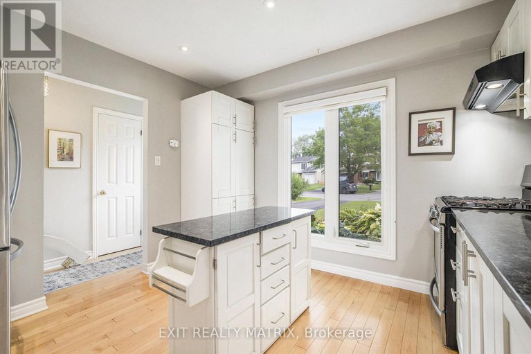 28740334/30-glen-park-drive/blackburn-hamlet-south/ottawa/ontario/K1B3Z2_20