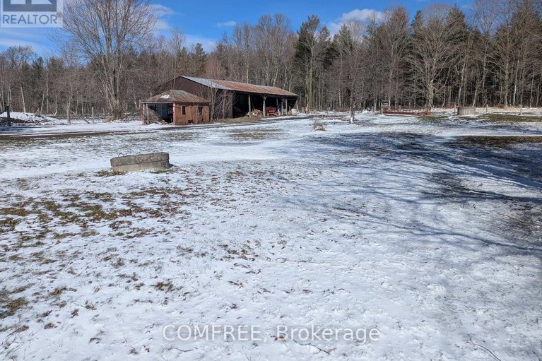 29498593/4437-county-road-12/south-stormont-osnabruck-twp/south-stormont/ontario/K0C1R0_32