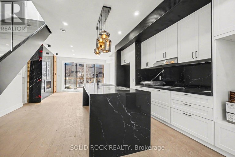 29669928/828-alpine-avenue/queensway-terrace-north/ottawa/ontario/K2B5R6_9