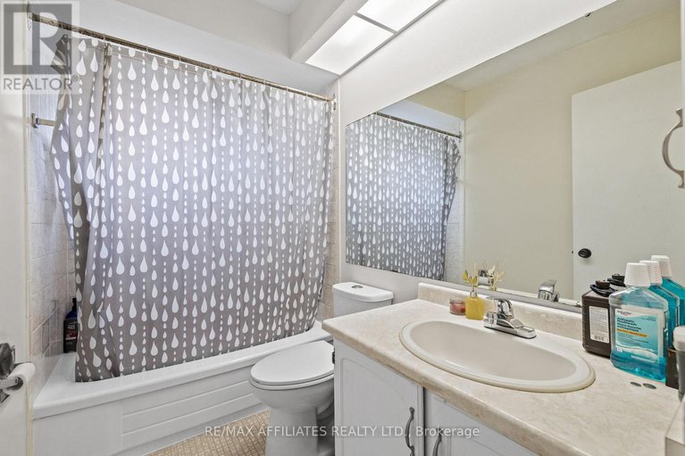28295817/43-bluegrass-drive/bridlewood/ottawa/ontario/K2M1G2_24