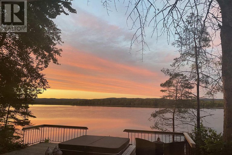 28898868/300-riverwood-drive/woodlawnmaclarens-landingkilmaurs/ottawa/ontario/K0A3M0_5