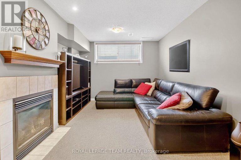 29560195/317-copperfield-crescent/cedargrovefraserdale/ottawa/ontario/K2J0L2_28