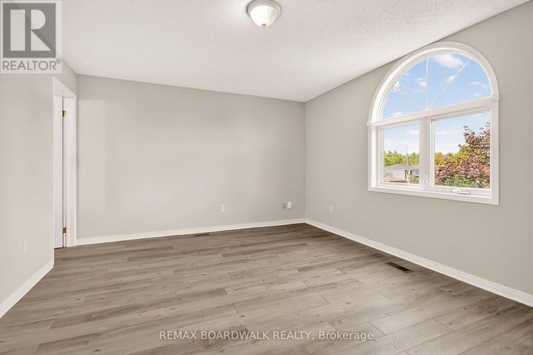 29241767/85-alon-street/stittsville-north/ottawa/ontario/K2S1K7_18