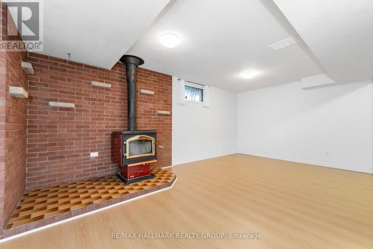 29113297/71-viewmount-drive/meadowlandscrestview/ottawa/ontario/K2G3B9_31