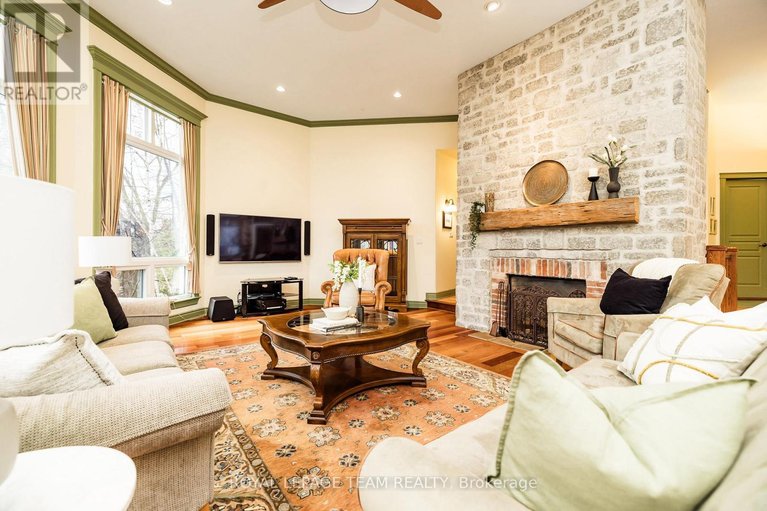 29638878/6196-deermeadow-drive/greely/ottawa/ontario/K4P1M9_24