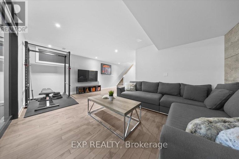 29639799/769-brian-good-avenue/riverside-southgloucester-glen/ottawa/ontario/K4M0E3_24