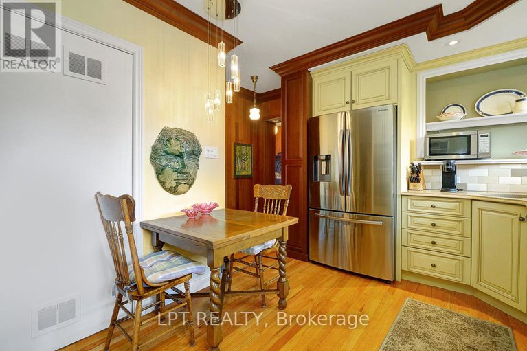 28230942/169-roger-road/faircrest-heights/ottawa/ontario/K1H5C7_19