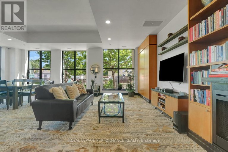 28772682/unit-8-773-richmond-road/woodroffe/ottawa/ontario/K2A0G7_28