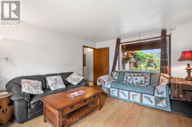 29416731/5687-cherry-street/south-dundas-williamsburgh-twp/south-dundas/ontario/K0C1X0_18