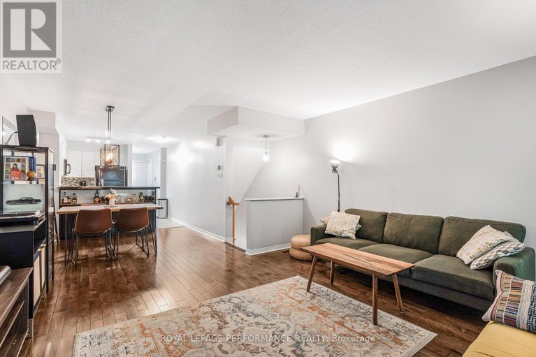 28606239/2-55-steele-park-private/cyrville/ottawa/ontario/K1J0J2_17