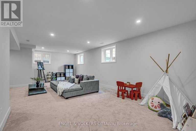 27931085/231-daniel-avenue/ottawa-westtunneys-pasture/ottawa/ontario/K1Y0C7_45
