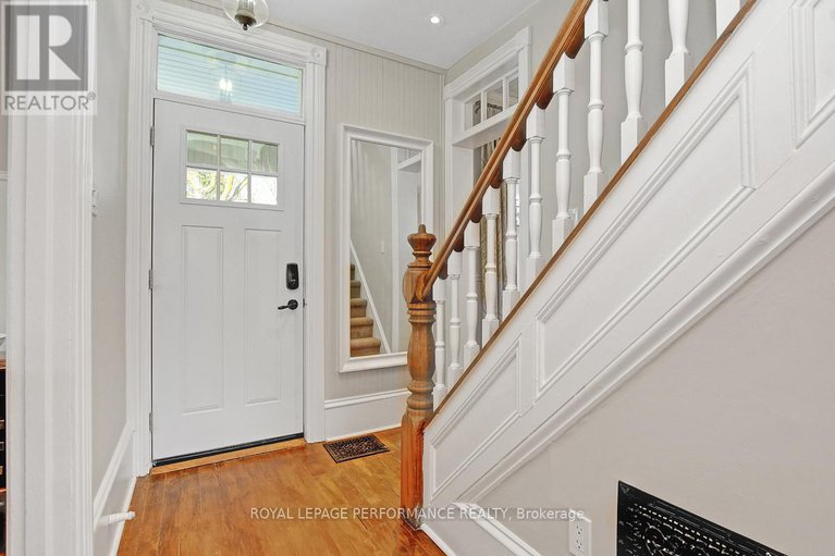 28607990/93-craig-street/village-of-russell/russell/ontario/K4R1A2_4