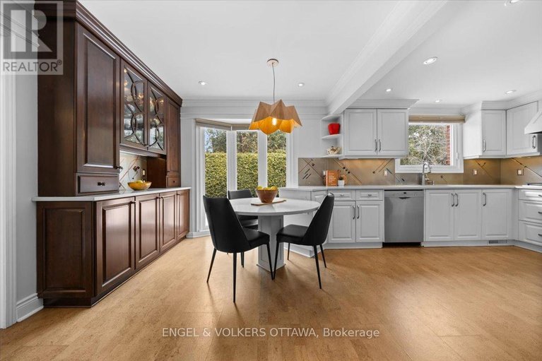 29548999/33-okanagan-drive/bruce-farmgraham-parkqualicumbellands/ottawa/ontario/K2H7E9_11