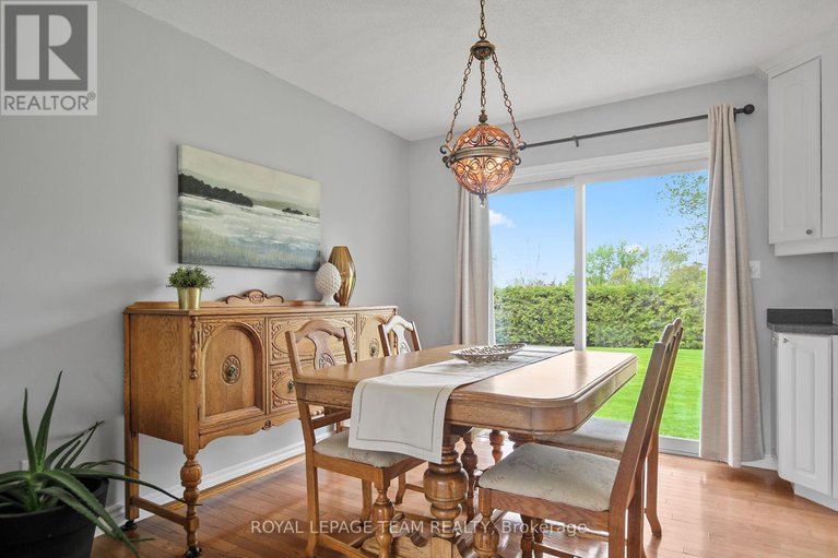 28356426/6489-doctor-blair-crescent/north-gower/ottawa/ontario/K0A2T0_7