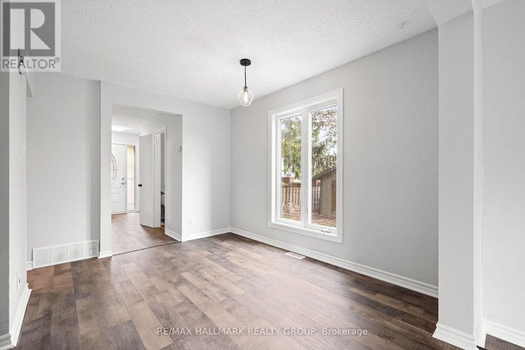 29300116/1083-millwood-court/convent-glen-north/ottawa/ontario/K1C3E9_20