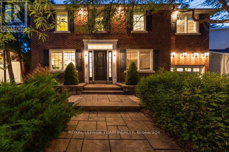 28424968/524-broadview-avenue/mckellarhighland/ottawa/ontario/K2A2L4_1
