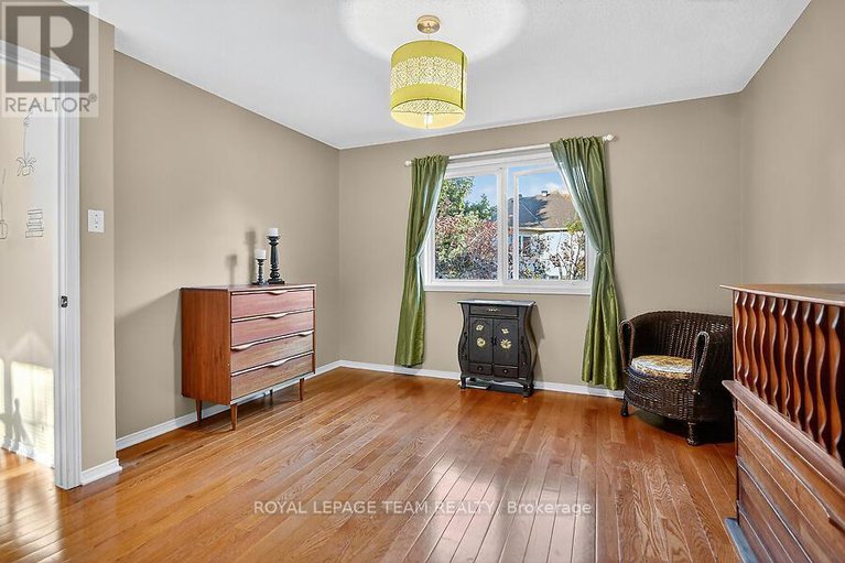 28929559/22-birchfield-avenue/emerald-meadowstrailwest/ottawa/ontario/K2M2N5_28