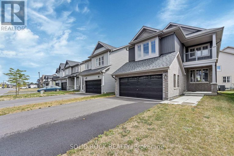28814224/149-minikan-street/blossom-parkkemp-parkfindlay-creek/ottawa/ontario/K1X0E5_3