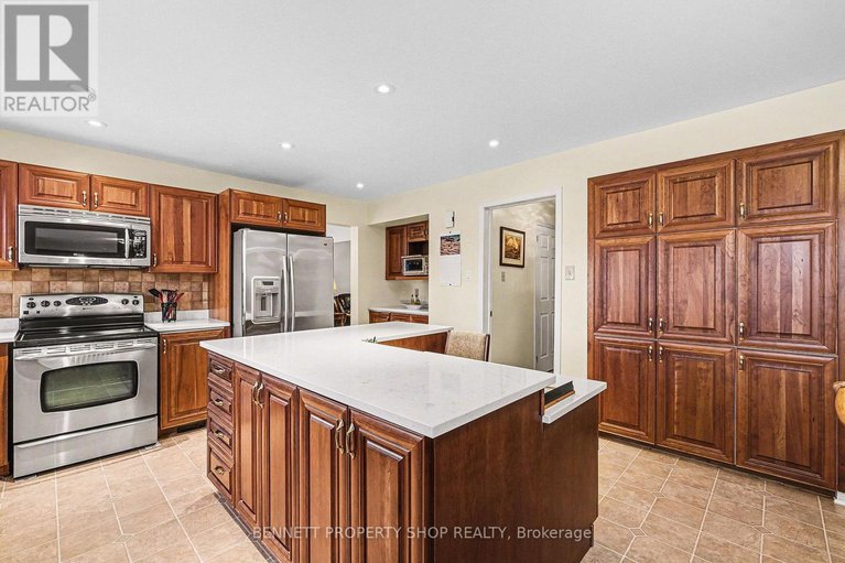 29325608/15-brandy-creek-crescent/bridlewood/ottawa/ontario/K2M2B8_11