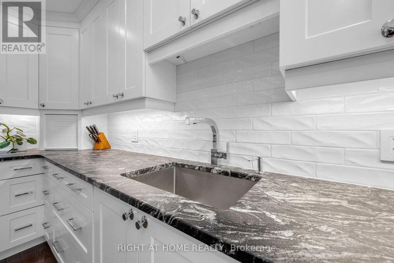 28485153/54-innesbrook-court/stittsville-central/ottawa/ontario/K2S1C7_9