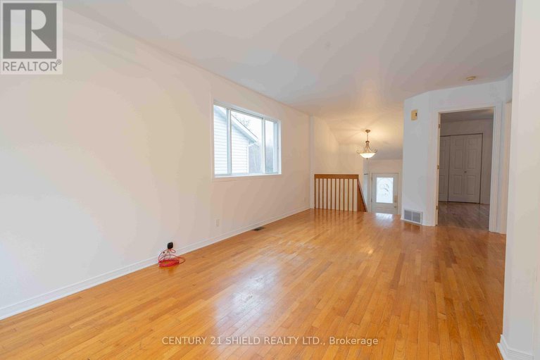 29049744/21255-mcnaughton-court-e/south-glengarry-lancaster-twp/south-glengarry/ontario/K0C1E0_8