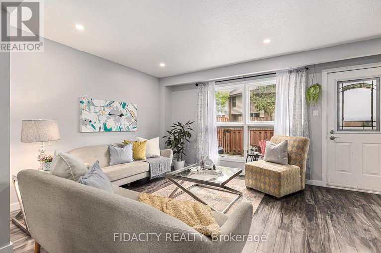 28360689/19-carmichael-court/beaverbrook/ottawa/ontario/K2K1K1_6