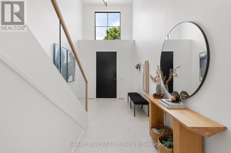 29295931/1108a-falaise-road/borden-farmstewart-farmcarleton-heightsparkwood-hills/ottawa/ontario/K2E6R2_4