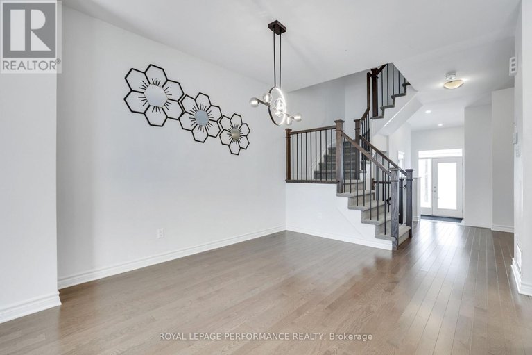 29228458/669-cordelette-circle-e/mer-bleuebradley-estatesanderson-park/ottawa/ontario/K1W0P2_10