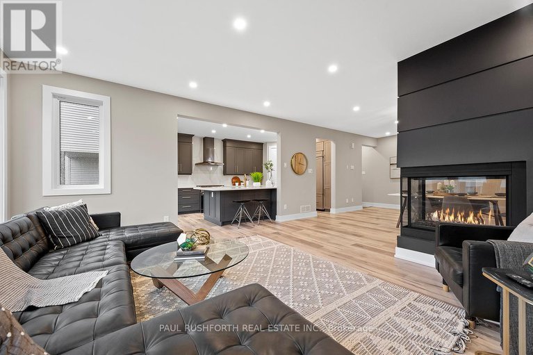 29071484/123-chandelle-private/carp/ottawa/ontario/K0A1L0_14