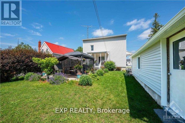 28509476/50-victoria-street-e/alexandria/north-glengarry/ontario/K0C1A0_24