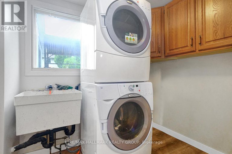 28499292/2149-hubbard-crescent/beacon-hill-north/ottawa/ontario/K1J6L3_30