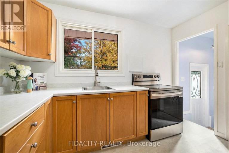 29050100/42-stinson-avenue/lynwood-village/ottawa/ontario/K2H6N4_12